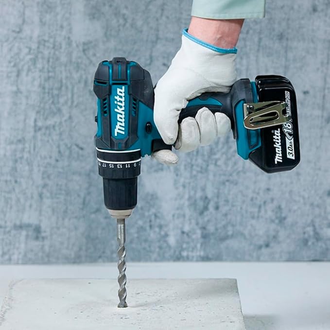 KIT MAKITA: TALADRO INALÁMBRICO con PISTOLA DE IMPACTO + 26 ACCESORIOS + 2 BATERIAS