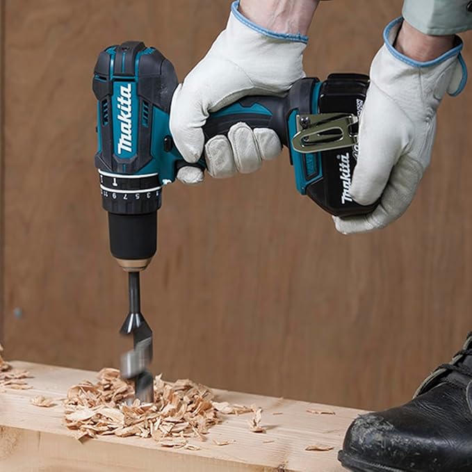 KIT MAKITA: TALADRO INALÁMBRICO con PISTOLA DE IMPACTO + 26 ACCESORIOS + 2 BATERIAS